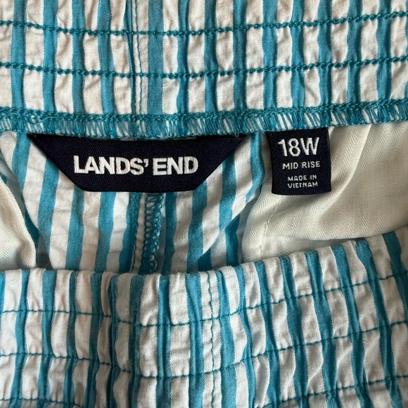 Land End Blue and White Stripe Seersucker Pull On Short Womans Size 18W - Picture 3 of 7
